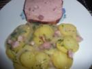 Kartoffelsalat warm,dazu Fleischkäse selber gebacken. - Rezept