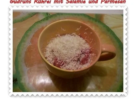 Rezept: Eier: Rührei mit Salamie und Parmesan Bild Nr. 3 Eier: Rührei mit Salamie und Parmesan - Rezept - Bild Nr. 3