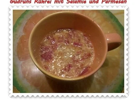 Rezept: Eier: Rührei mit Salamie und Parmesan Bild Nr. 4 Eier: Rührei mit Salamie und Parmesan - Rezept - Bild Nr. 4