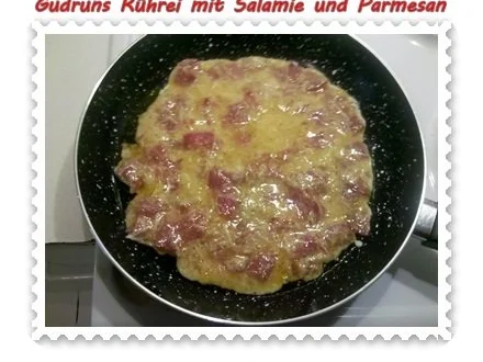 Rezept: Eier: Rührei mit Salamie und Parmesan Bild Nr. 5 Eier: Rührei mit Salamie und Parmesan - Rezept - Bild Nr. 5