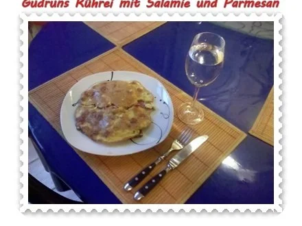 Rezept: Eier: Rührei mit Salamie und Parmesan Bild Nr. 9 Eier: Rührei mit Salamie und Parmesan - Rezept - Bild Nr. 9