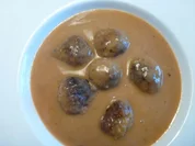 Cremige Kartoffel-Käsesuppe mit köstlicher Einlage - Rezept