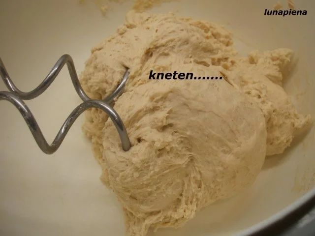 Rezept: Brot/Brötchen: Unsere Lieblingsbrötchen Bild Nr. 9 Brot/Brötchen: Unsere Lieblingsbrötchen - Rezept - Bild Nr. 9