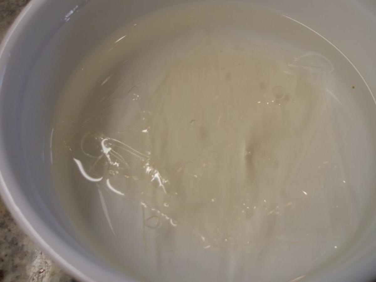 Dessert: Sahnejoghurt mit Honig und Krokant - Rezept - Bild Nr. 5