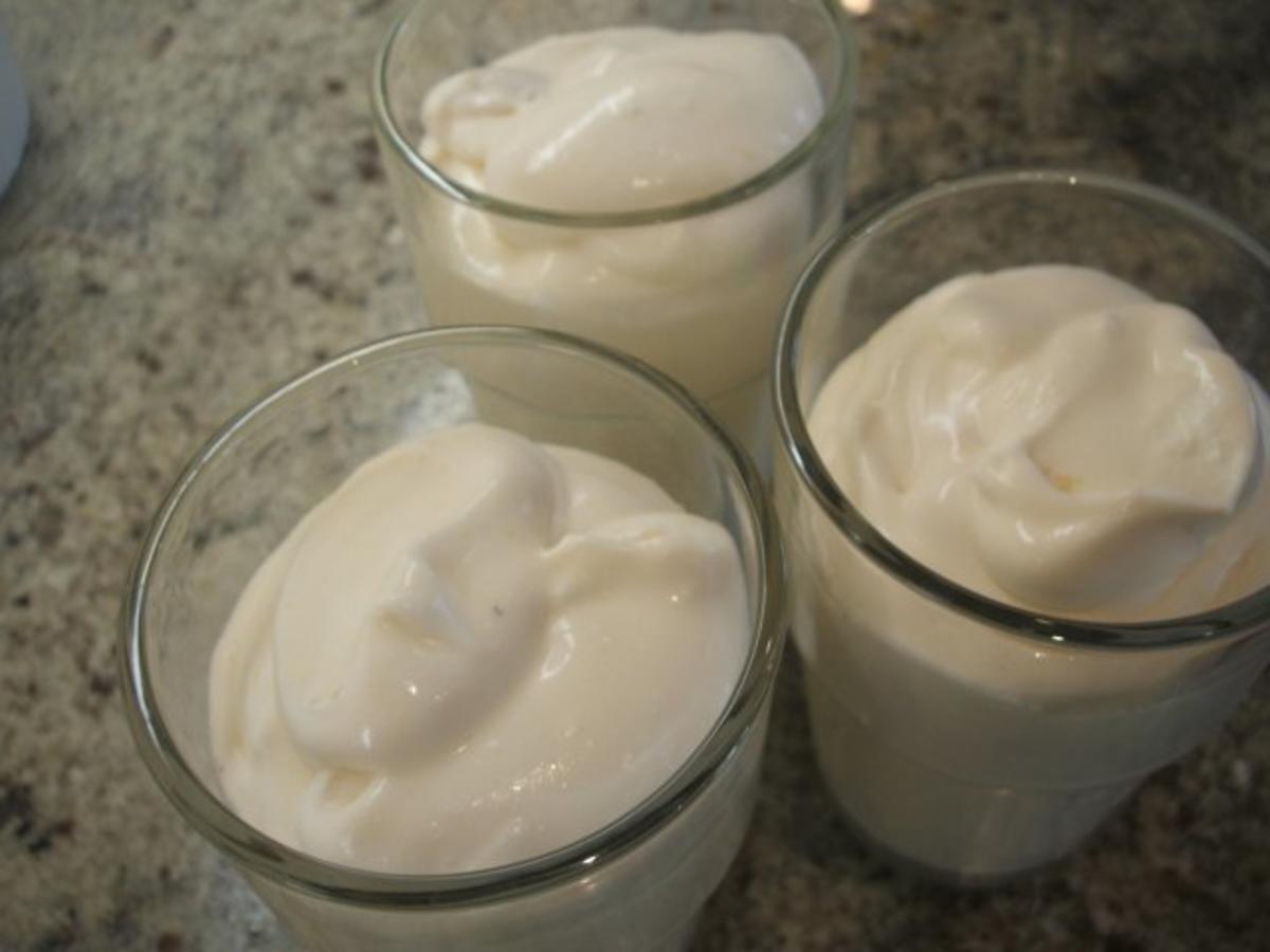 Dessert: Sahnejoghurt mit Honig und Krokant - Rezept - Bild Nr. 6