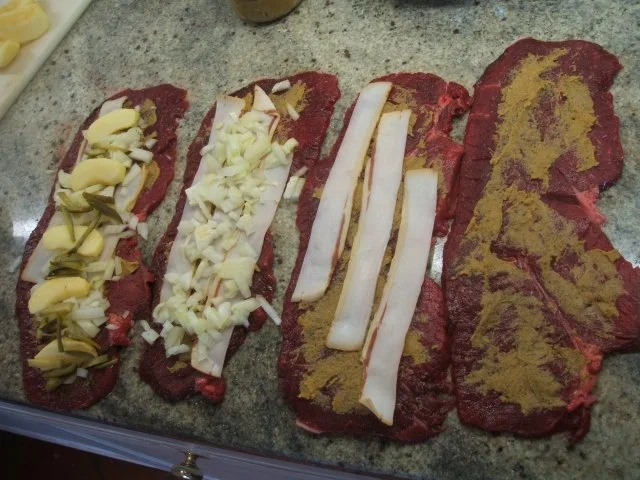 Rezept: Fleisch: Klassische Rindsrouladen Bild Nr. 3 Fleisch: Klassische Rindsrouladen - Rezept - Bild Nr. 3