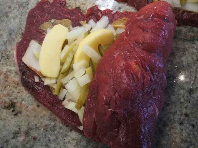 Rezept: Fleisch: Klassische Rindsrouladen Bild Nr. 4 Fleisch: Klassische Rindsrouladen - Rezept - Bild Nr. 4