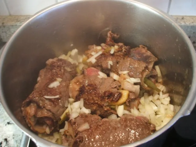 Rezept: Fleisch: Klassische Rindsrouladen Bild Nr. 5 Fleisch: Klassische Rindsrouladen - Rezept - Bild Nr. 5