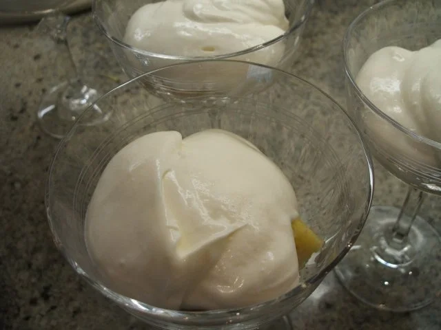 Dessert: Quark-Dessert mit frischen Ananas und Kokos - Rezept - Bild Nr. 7