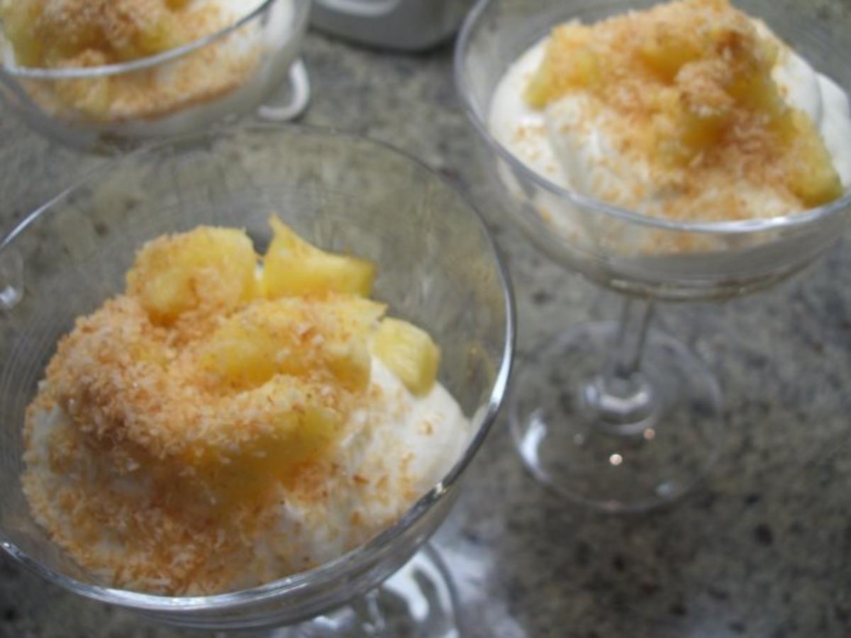 Dessert: Quark-Dessert mit frischen Ananas und Kokos - Rezept - Bild Nr. 8