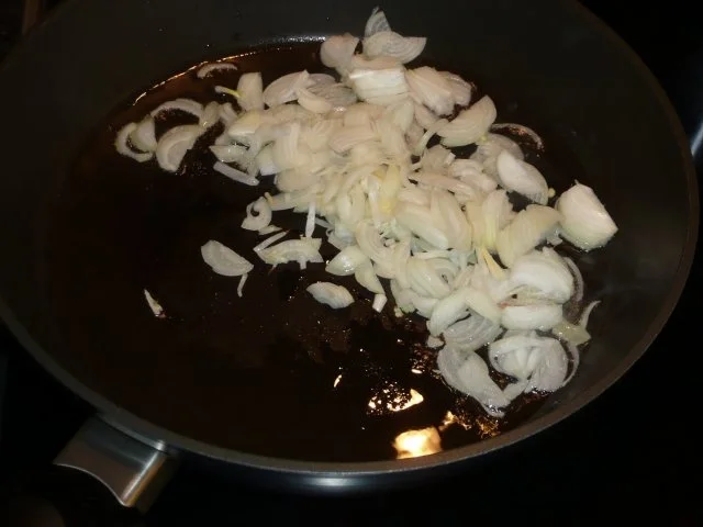 Rezept: Waldpilze mit Knödl und Rahmsoße Bild Nr. 4 Waldpilze mit Knödl und Rahmsoße - Rezept - Bild Nr. 4