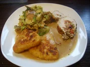 Gefüllter Putenbraten mit Rosenkohlgemüse - Rezept