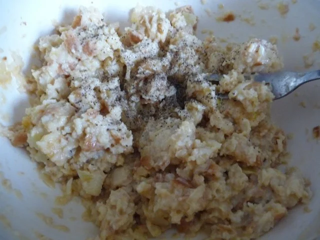 Beilagen : Semmelknödel, Gewickelte Kaninchenrückenteile und Salat - Rezept - Bild Nr. 6