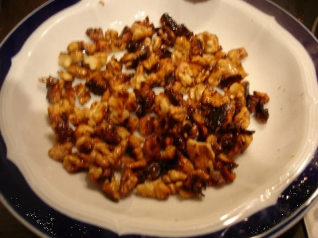 Gelbe – Paprikasuppe mit karamellisierten Walnüssen - Rezept - Bild Nr. 15