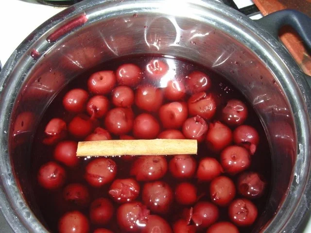 Nougat-Frischkäse-Creme mit Zimtkirschen - Rezept - Bild Nr. 5