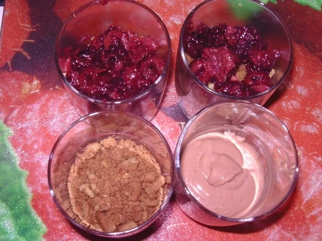 Nougat-Frischkäse-Creme mit Zimtkirschen - Rezept - Bild Nr. 9