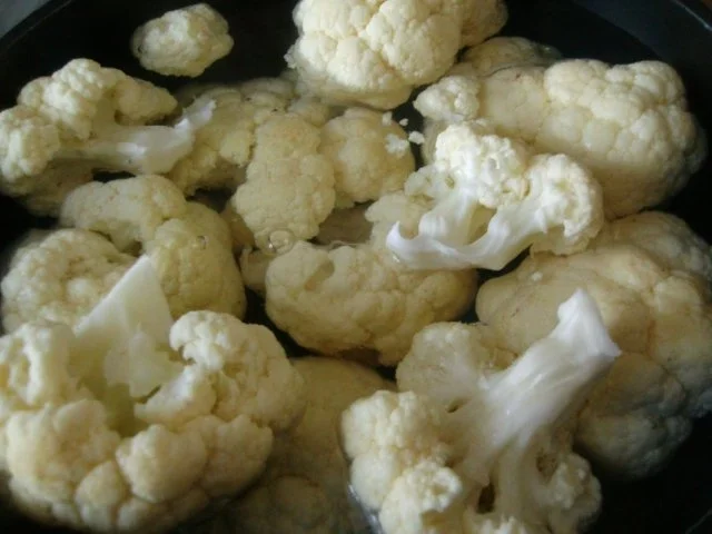 Frikadellen mit Blumenkohl und Käsesauce - Rezept - Bild Nr. 4