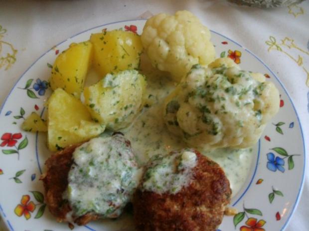 Frikadellen mit Blumenkohl und Käsesauce - Rezept - kochbar.de