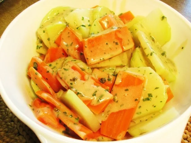 Kohlrabi mit Möhrchen in einer schnellen Hollandaise - Rezept - Bild Nr. 7