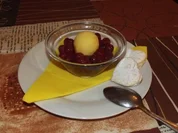 Pfeffer-Kirschen mit Vanille-Eis - Rezept