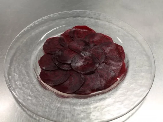 Clementine- Feldsalat auf Rote- Bete Carpaccio - Rezept