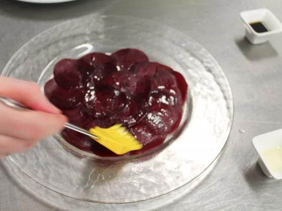 Clementine- Feldsalat auf Rote- Bete Carpaccio - Rezept - Bild Nr. 2