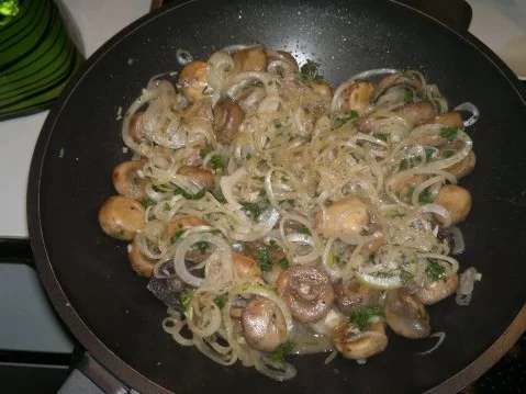 Rezept: Deftige Champignonpfanne Bild Nr. 5 Deftige Champignonpfanne - Rezept - Bild Nr. 5