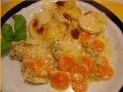 Pikantes Hähnchen mit Möhrenblüten und Kartoffelblütengratin - Rezept