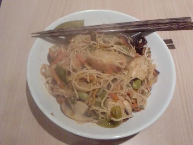 LECKELE LESTEVELWELTUNG SUPELSCHNELL -- LESTEPFANNE SHANGHAI -- Hähnchen-Wok - Rezept
