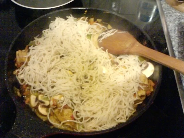 LECKELE LESTEVELWELTUNG SUPELSCHNELL -- LESTEPFANNE SHANGHAI -- Hähnchen-Wok - Rezept - Bild Nr. 9