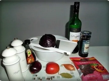 Rezept: Festliches Preiselbeerrotkohl Bild Nr. 2 Festliches Preiselbeerrotkohl - Rezept - Bild Nr. 2