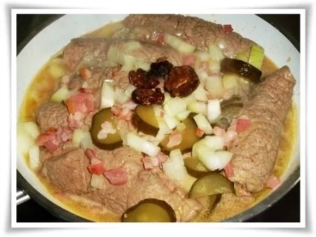 Rezept: Die Klassische Rinderrouladen in einer würzigen Sauce Bild Nr. 13 Die Klassische Rinderrouladen in einer würzigen Sauce - Rezept - Bild Nr. 13