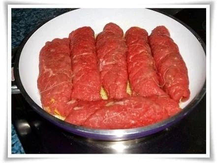 Rezept: Die Klassische Rinderrouladen in einer würzigen Sauce Bild Nr. 9 Die Klassische Rinderrouladen in einer würzigen Sauce - Rezept - Bild Nr. 9