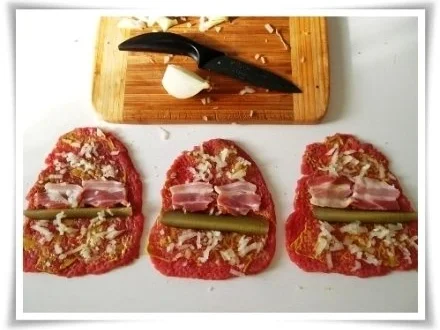 Rezept: Die Klassische Rinderrouladen in einer würzigen Sauce Bild Nr. 8 Die Klassische Rinderrouladen in einer würzigen Sauce - Rezept - Bild Nr. 8