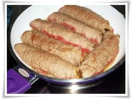 Rezept: Die Klassische Rinderrouladen in einer würzigen Sauce Bild Nr. 11 Die Klassische Rinderrouladen in einer würzigen Sauce - Rezept - Bild Nr. 11