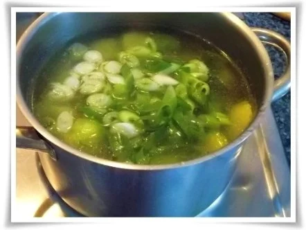 Rezept: Rosenkohl- Kichererbsensuppe Bild Nr. 7 Rosenkohl- Kichererbsensuppe - Rezept - Bild Nr. 7