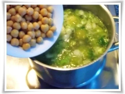 Rezept: Rosenkohl- Kichererbsensuppe Bild Nr. 9 Rosenkohl- Kichererbsensuppe - Rezept - Bild Nr. 9