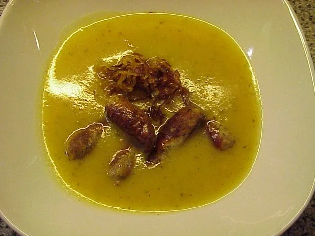 Rezept: Kartoffelsuppe mit Nürnberger Würstchen Kartoffelsuppe mit Nürnberger Würstchen - Rezept