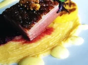 Rosa gebratene Entenbrust mit karamellisierten Walnüssen  an goldener- und roter Bete, Was - Rezept