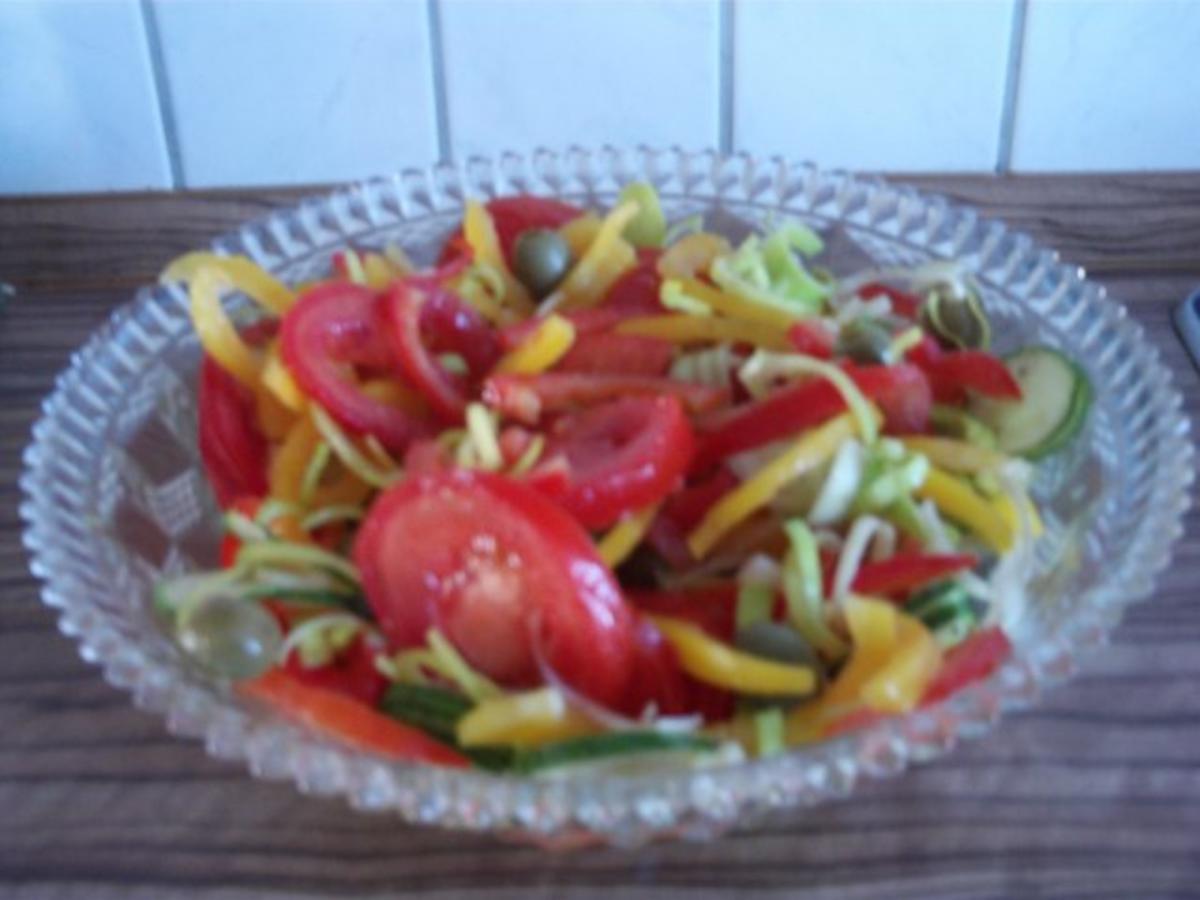 Gemischter Salat mit Oliven - Rezept mit Bild - kochbar.de