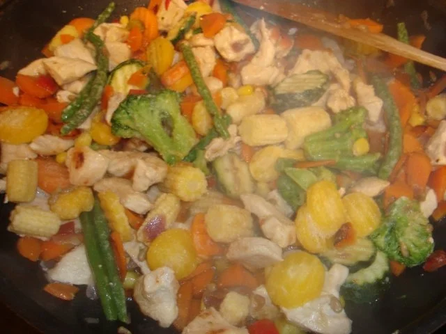 Rezept: Hähnchen-Gemüse-Pfanne mit Feta Bild Nr. 4 Hähnchen-Gemüse-Pfanne mit Feta - Rezept - Bild Nr. 4