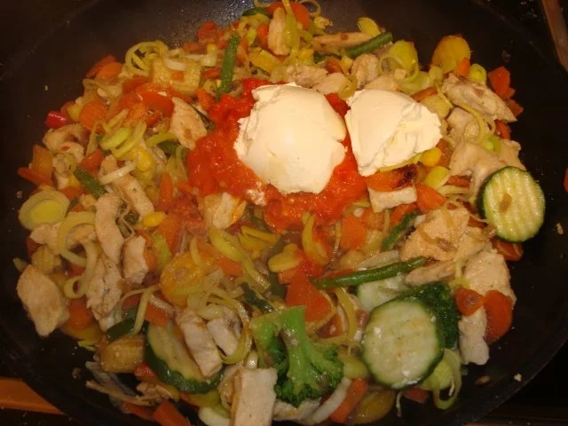 Rezept: Hähnchen-Gemüse-Pfanne mit Feta Bild Nr. 6 Hähnchen-Gemüse-Pfanne mit Feta - Rezept - Bild Nr. 6