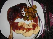 Gänsekeule in Spekulatius-Glühweinsoße - Rezept