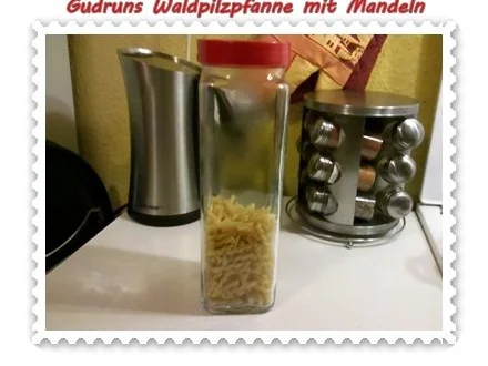 Pilze: Waldpilzpfanne mit Mandeln - Rezept - Bild Nr. 3