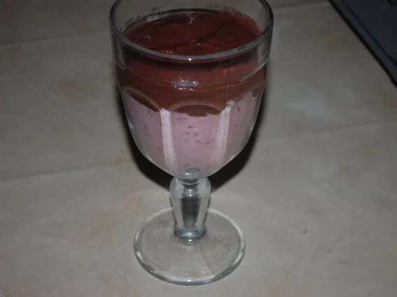 Rezept: Himber Dessert mit Curacao Himber Dessert mit Curacao - Rezept