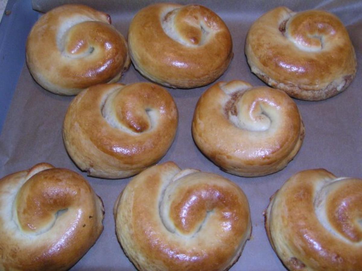 Zimtschnecken o Süße Brötchen Rezept kochbar de