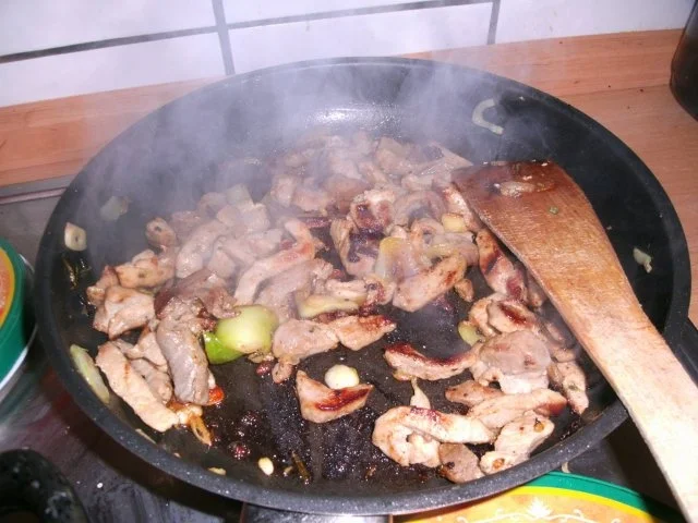 Rezept: Zwiebelfleisch.....mit Zwiebel-Kartoffelpü und Apfelmöhrensalat Bild Nr. 5 Zwiebelfleisch.....mit Zwiebel-Kartoffelpü und Apfelmöhrensalat - Rezept - Bild Nr. 5