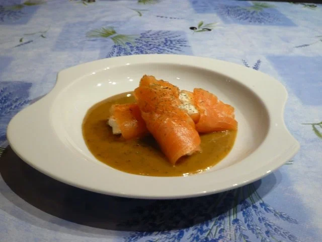 Lachs-Mascarpone-Röllchen nach Maikes Art - Rezept