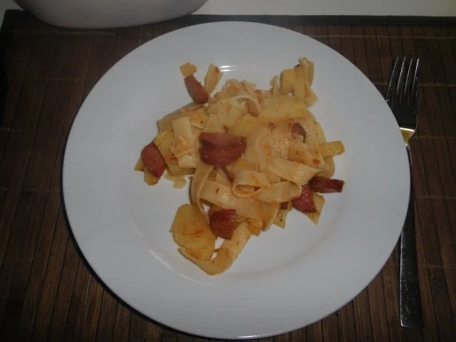 Rezept: Cabanossi mit Kartoffeln und Nudeln Cabanossi mit Kartoffeln und Nudeln - Rezept