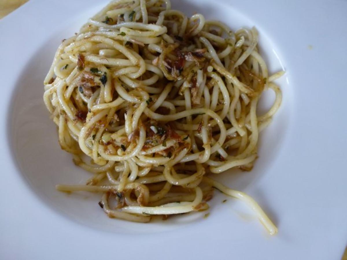 Scharfe Knoblauchspaghetti mit Thunfisch - Rezept - Bild Nr. 2
